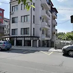 Apartment White Home-apartament *