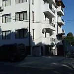 White Home-apartament