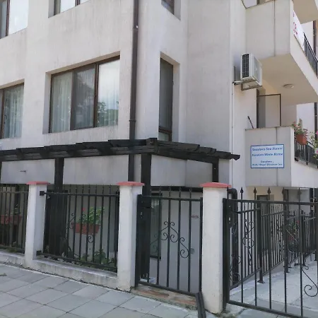 White Home-apartament Διαμέρισμα Μπουργκάς