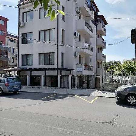 Apartamento White Home-apartament *