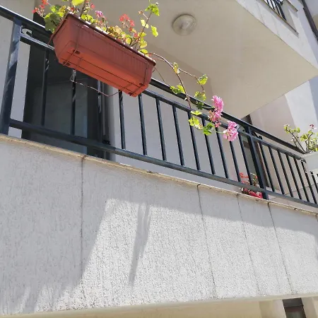 White Home-apartament Μπουργκάς