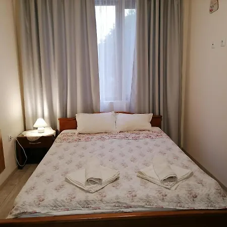 Апартаменты White Home-apartament *