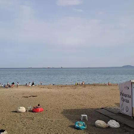 White Home-apartament Μπουργκάς