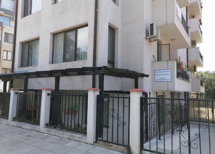 White Home-apartament Διαμέρισμα Μπουργκάς