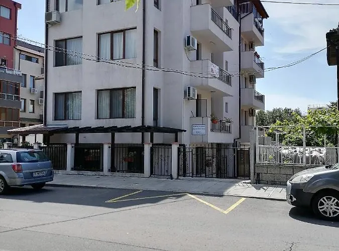 Διαμέρισμα White Home-apartament *