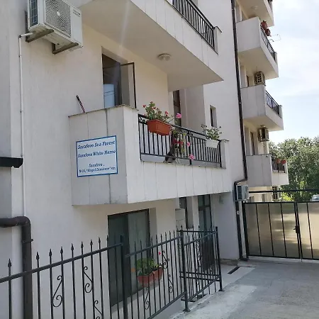 White Home-apartament Apartman