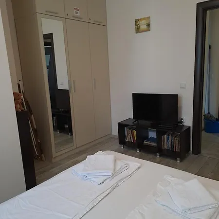 شقة White Home-apartament بورغاس