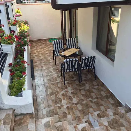 Apartmán White Home-apartament *