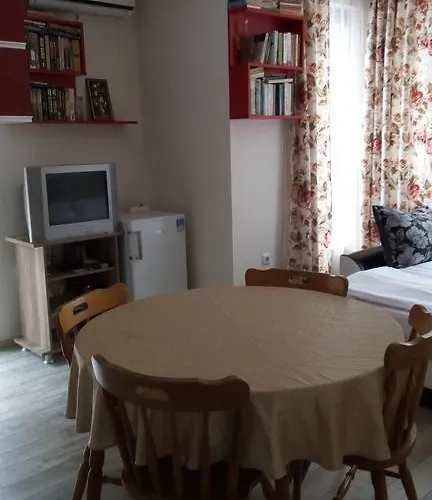 White Home-apartament Apartman Burgasz